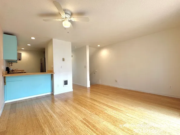 2160 Maplewood Dr S, Salem, OR 97306