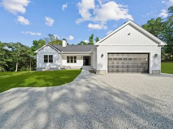 200 Alton Bradford Rd, Hopkinton, RI 02808