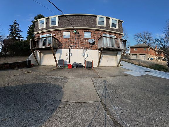 back of unit. 1411 is unit on the right