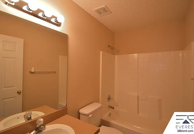 30 Lancelot Dr — Photo 23