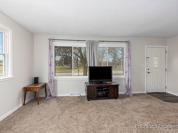 5th image of 2864 Wallace Ave SW