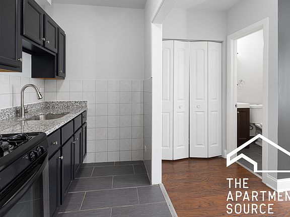4th image of 4555 N Malden St APT 104
