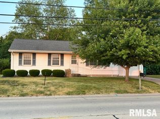 1213 Maple Ave, Macomb, IL 61455