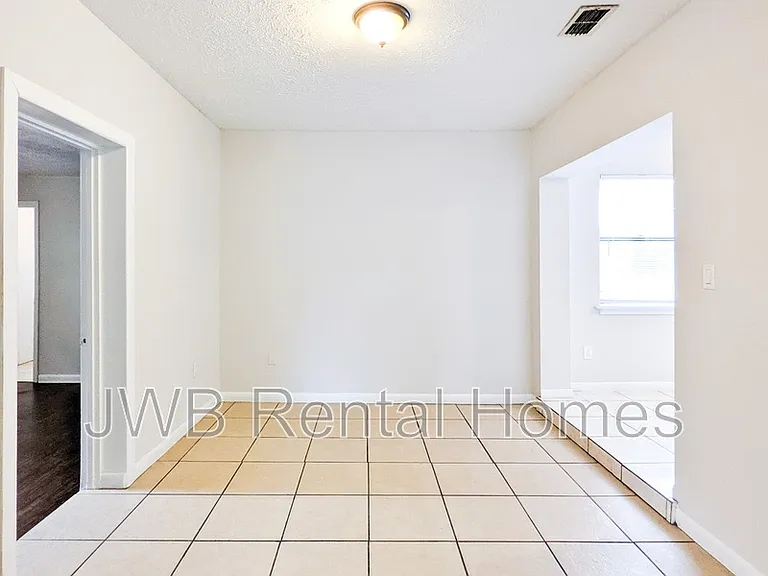 8905 Madison Ave — Photo 4