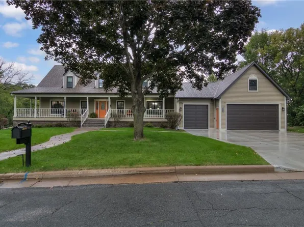3920 Woodcrest Court, Eau Claire, WI 54701