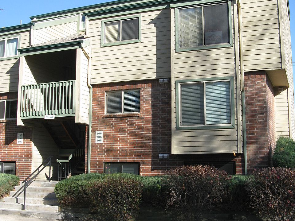 Penthouse, end unit