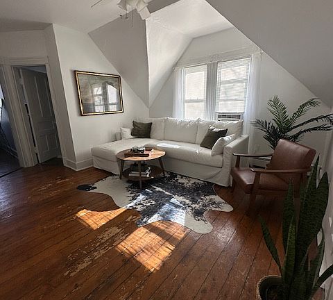 5th image of 110 Canner St #3R