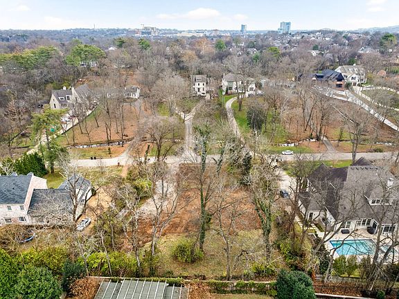 3rd image of 4009 Wallace Ln