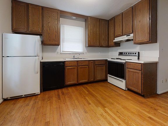 5th image of 785 N Maple Rd