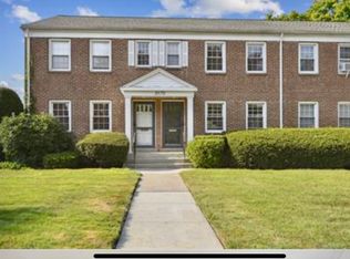 1070 Farmington Ave APT B, West Hartford, CT 06107