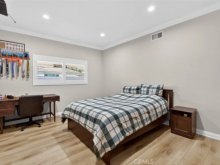 16751 Londelius St — Photo 32