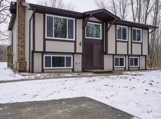 5266 Argentine Rd, Howell, MI 48855