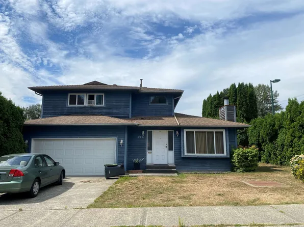 2871 McCoomb Dr, Coquitlam, BC V3B 6L2