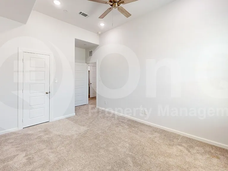 336 Buck Ridge Dr — Photo 9