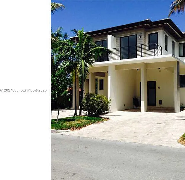 Tropical Isles Homes — Photo 3