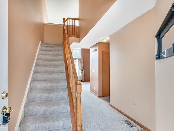 2nd image of 1608 Abington Ln Unit 1608