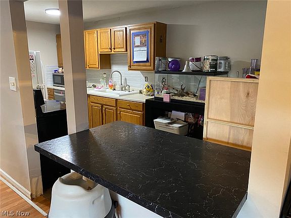 5th image of 9630 Cove Dr Unit A17
