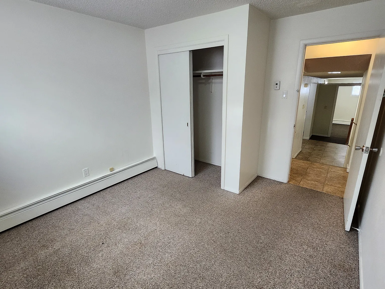 617 68 Avenue SW — Photo 4