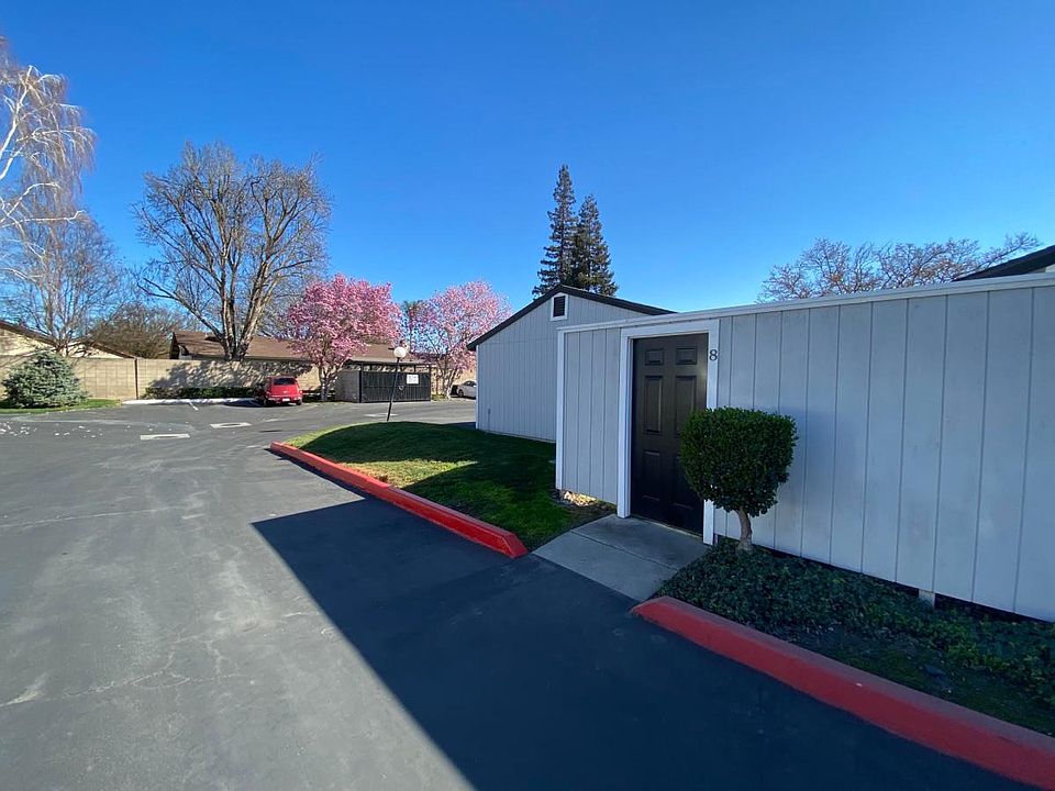 1st image of 3400 Kingswood Dr APT 8