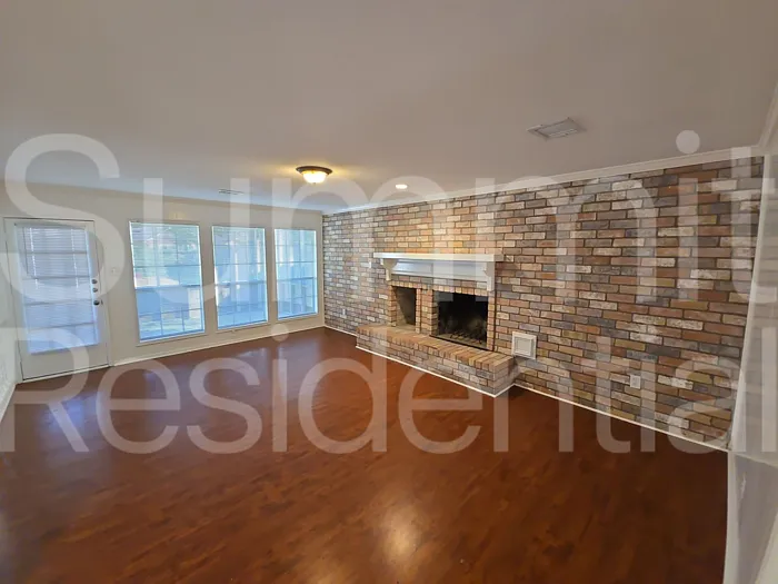 4 bed, 2.0 bath, 2265 sqft, $2,195 — Photo 4