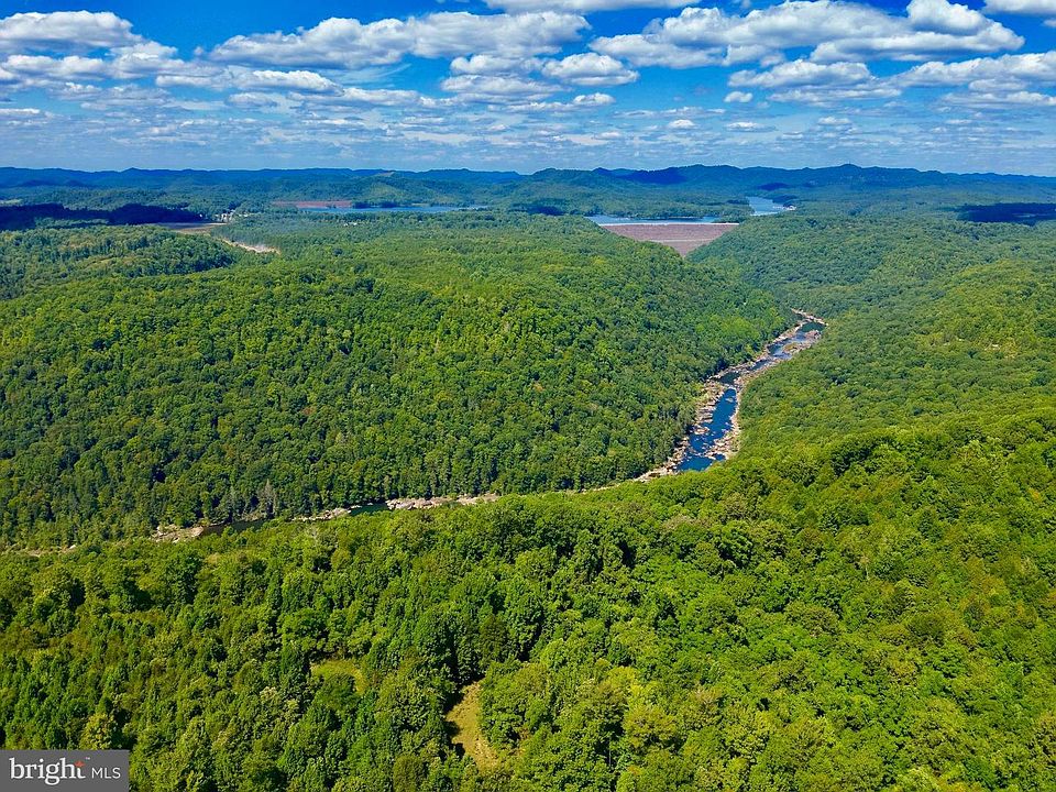 1st image of 8 Creekside Rd