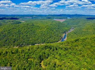 8 Creekside Rd, Mount Nebo, WV 26679