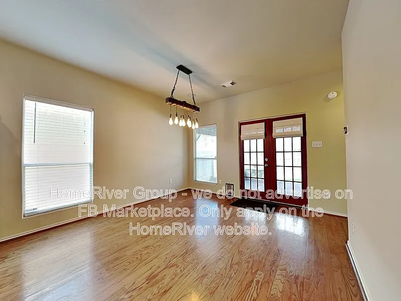 4 bed, 3.0 bath, 2331 sqft, $2,295 — Photo 4