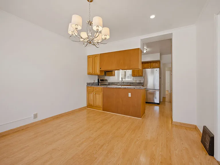 521-523 Taraval St #521 — Photo 8