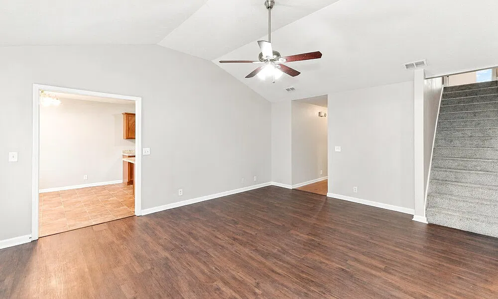 4 bed, 3.0 bath, 1835 sqft, $2,345 — Photo 4