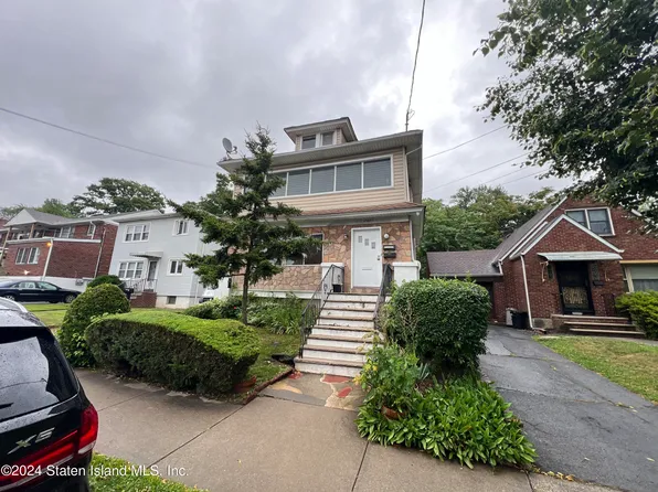 1042 Victory Blvd, Staten Island, NY 10301