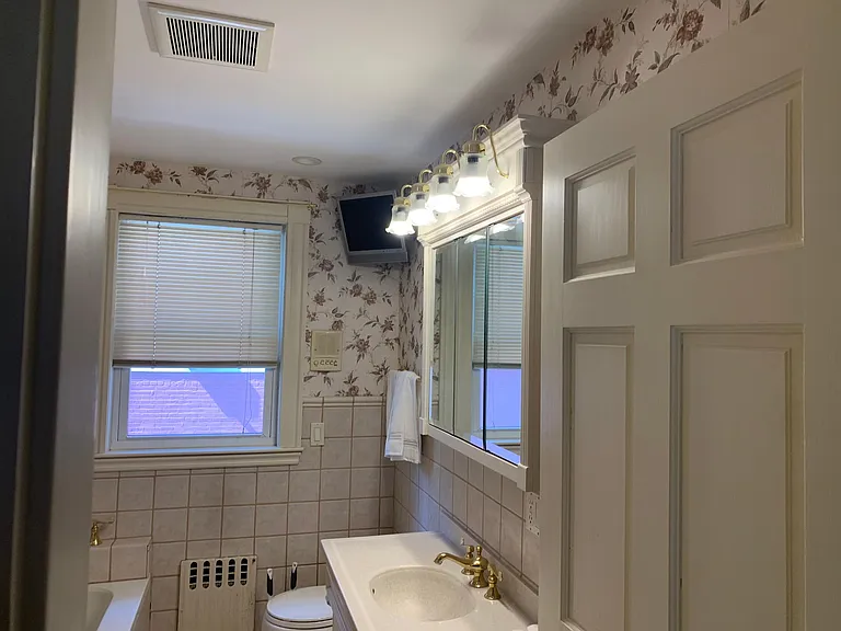 449 Washington St #2 — Photo 31