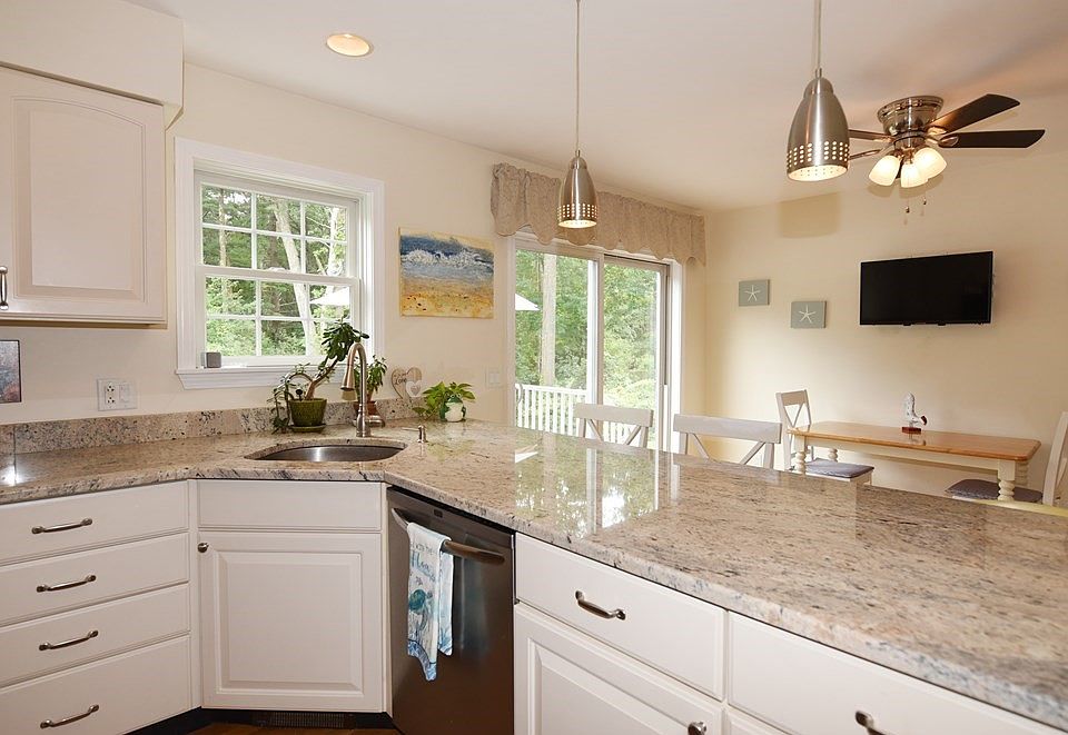 359 Spring St, Marshfield, MA 02050 Zillow