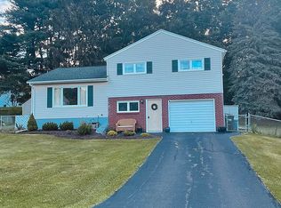 908 Marguerite Ct, Vestal, NY 13850