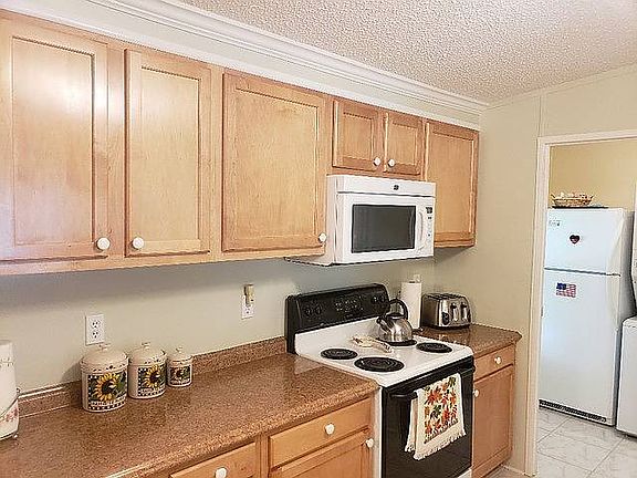 2nd image of 535 Squire Ln