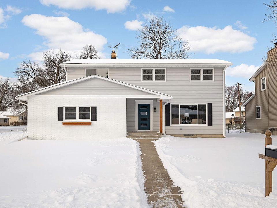 1st image of 9 Langer Cir