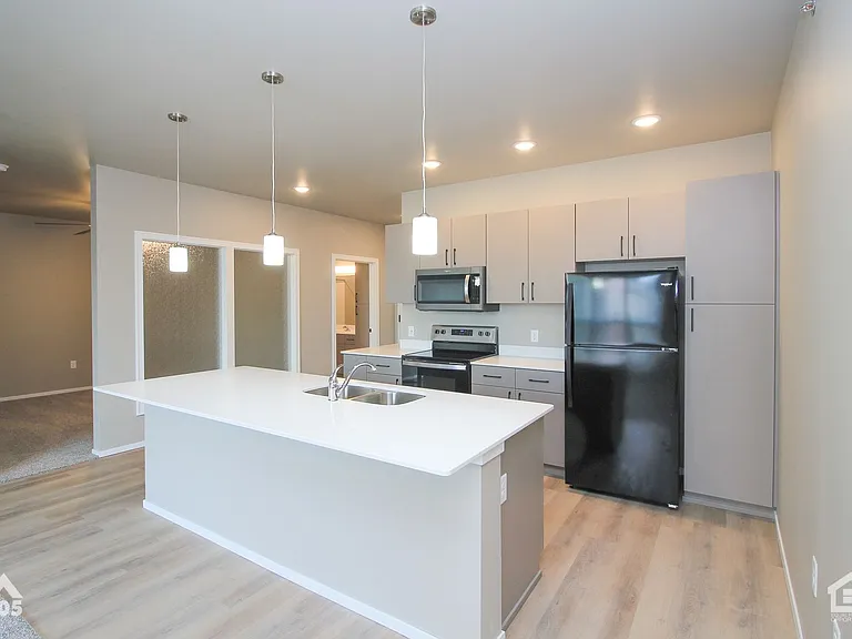 University Hills Village — Photo 27