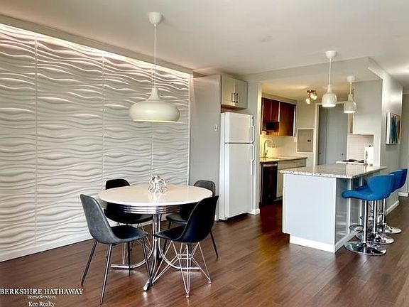 4th image of 8200 E Jefferson Ave #69/703