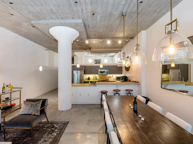 300 Beale St #304 — Photo 10
