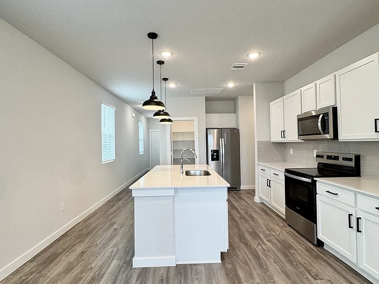 14702 Emerio Dr — Photo 4
