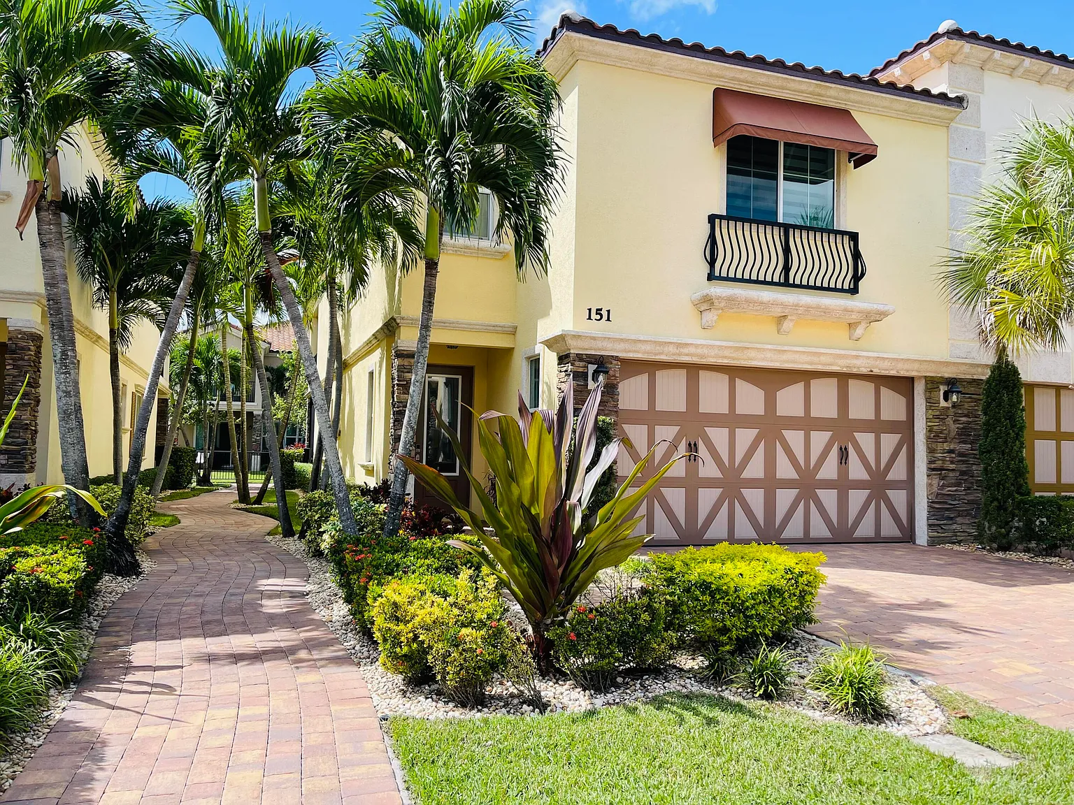3 bed, 2.5 bath, 2335 sqft, $7,500 — Photo 1