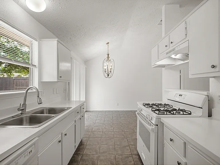 20614 Park Row Dr — Photo 12