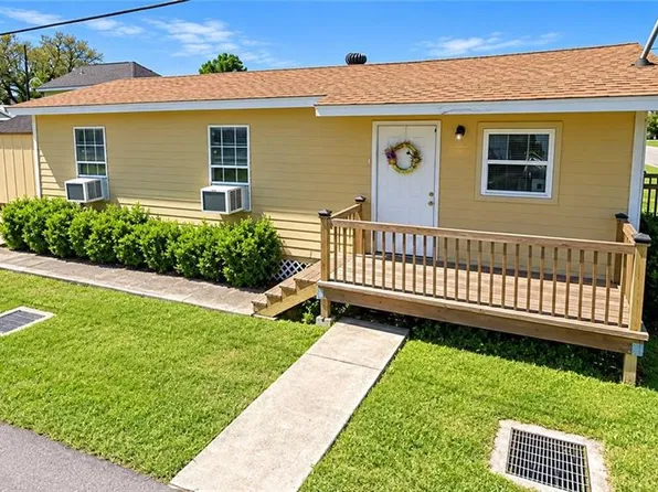 859 E Harding St, Destrehan, LA 70047