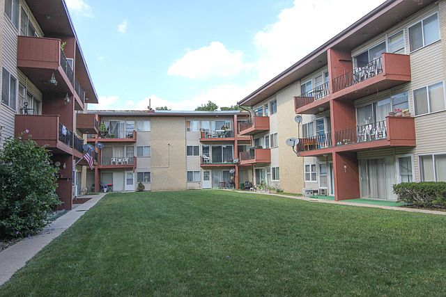 1st image of 605 N Wolf Rd APT F9