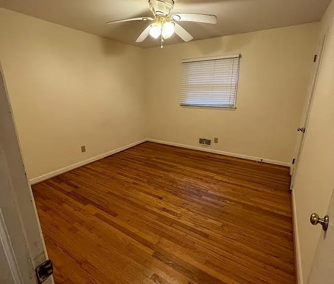 2309 Airline Dr — Photo 16