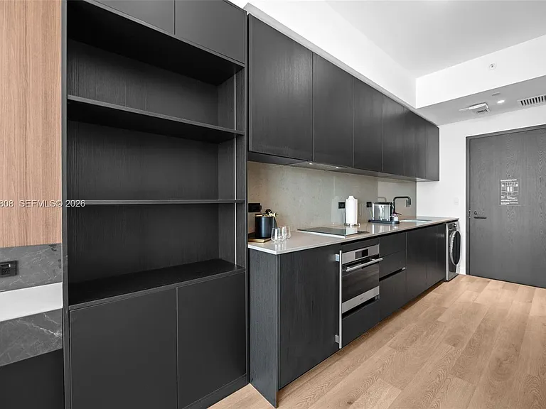 20 NE 11th St #4003B — Photo 27