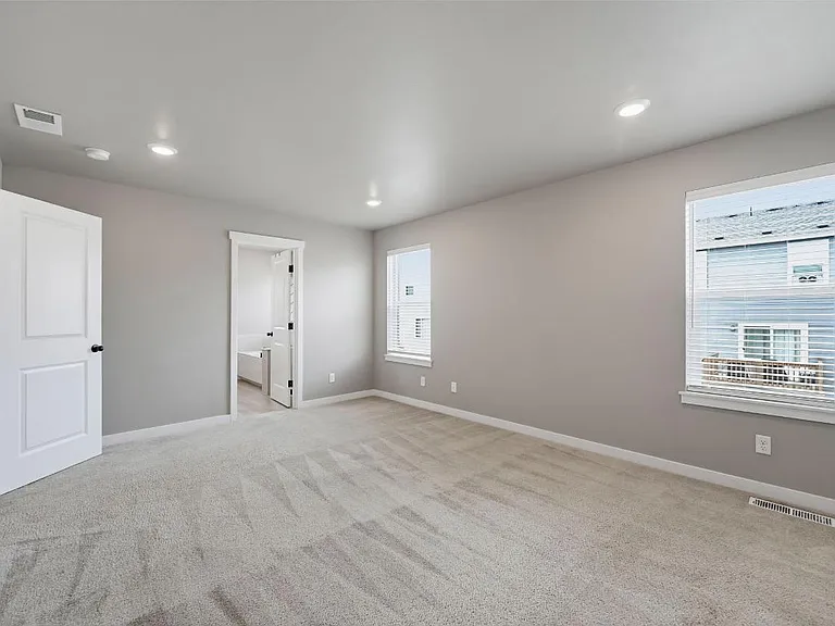 831 Burwood St SE — Photo 27