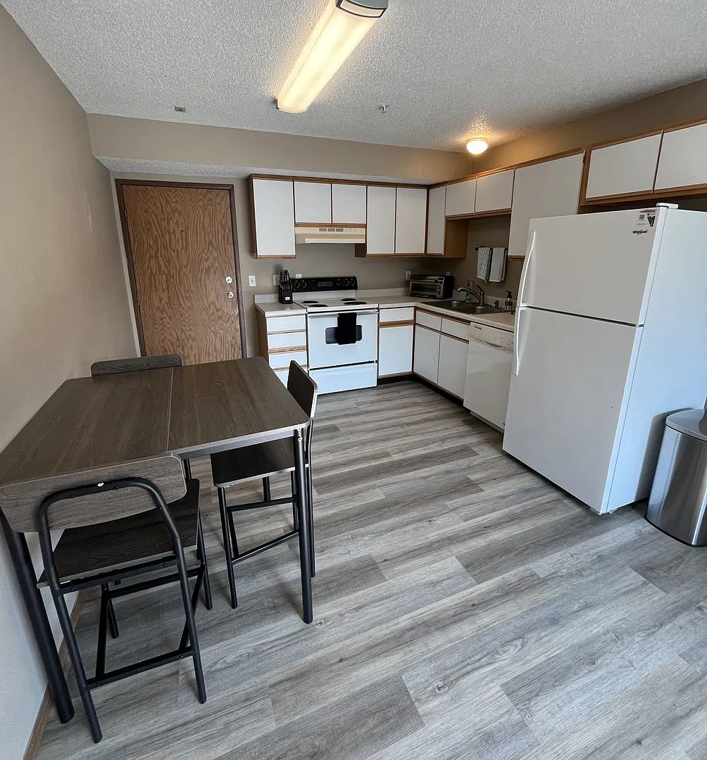 219 E Harrison St. — Photo 2