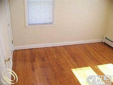 8352 LILLIAN HARDWOOD FLOORS.jpg