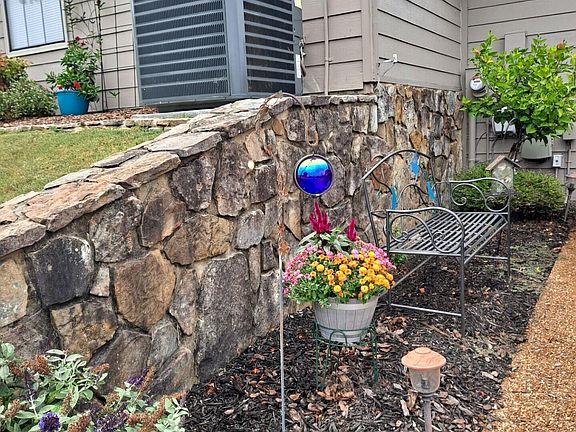 2nd image of 5921 Rainbow Springs Dr