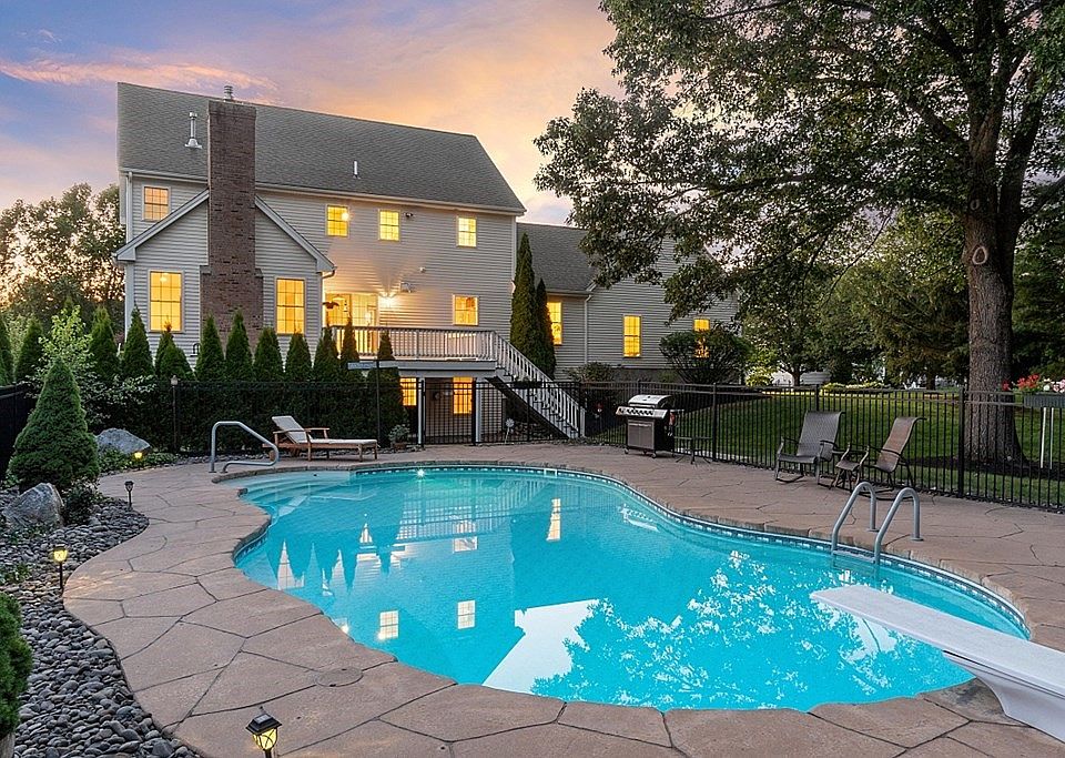 94 Grist Mill Rd, Littleton, MA 01460 Zillow